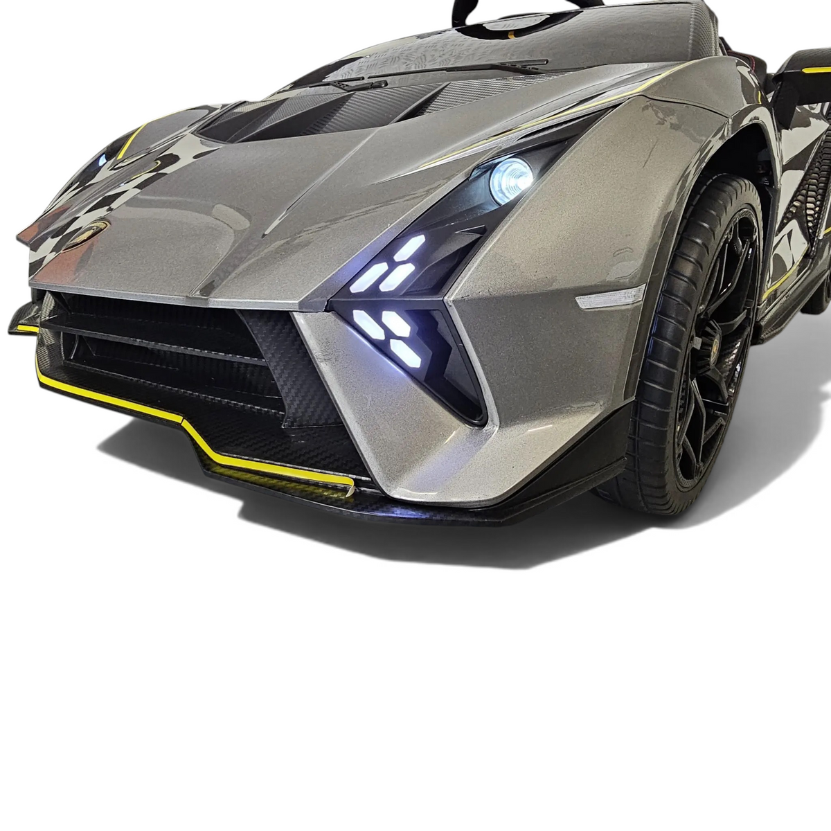 Voiture électrique enfant Petit Pilote Lamborghini Auténtica gris métallisé avec phares LED et détails sportifs