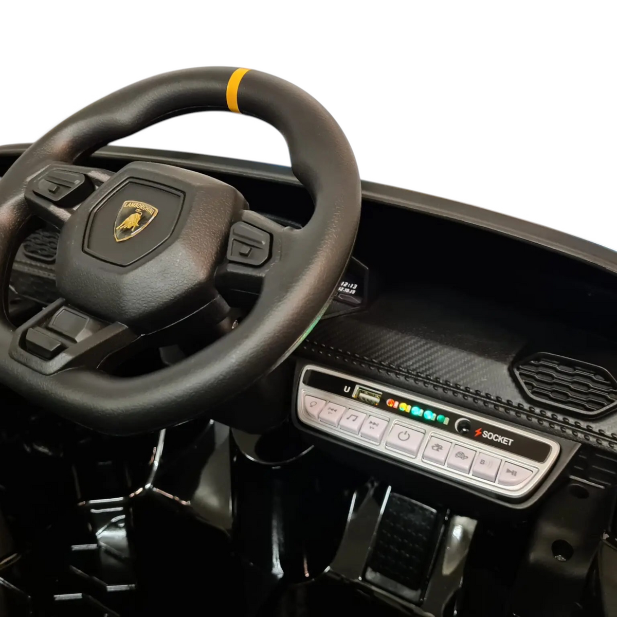 Tableau de bord et volant de la voiture électrique enfant Petit Pilote Lamborghini Huracán noir avec commandes multimédia
