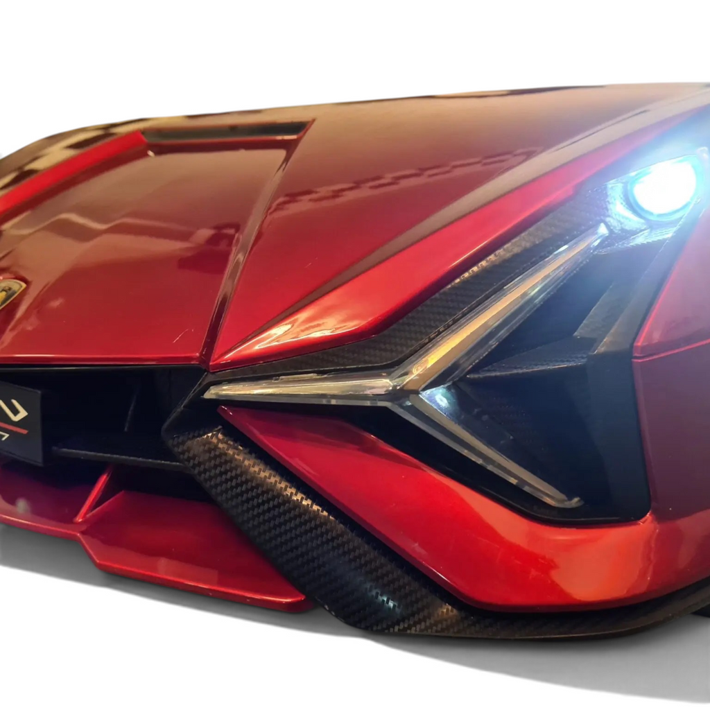 Voiture électrique enfant Petit Pilote Lamborghini Sian rouge métallisé avec phares LED allumés et détails carbone