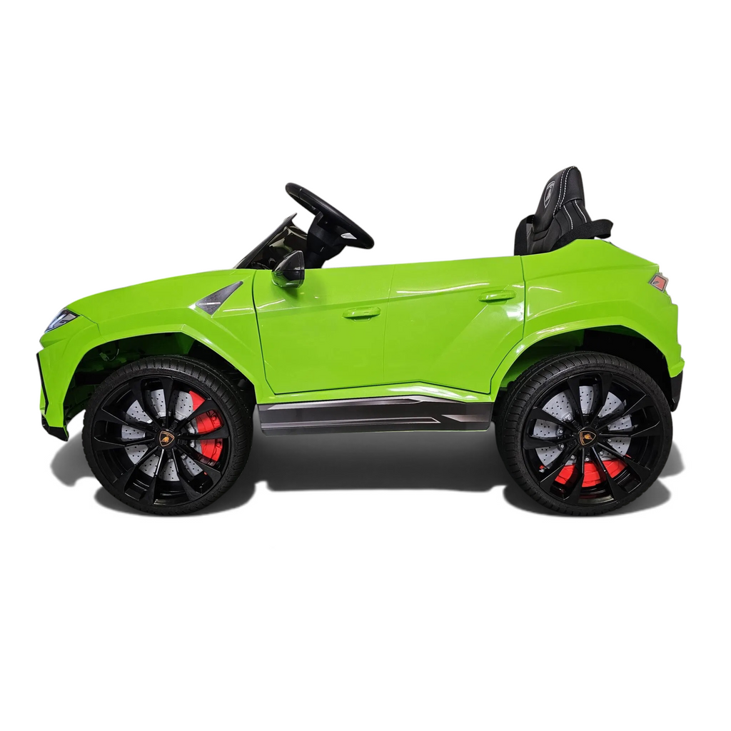 Voiture électrique enfant Petit Pilote Lamborghini Urus verte avec siège en cuir et jantes sportives vue de profil