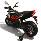 Moto électrique pour enfant Petit Pilote Aprilia Dorsoduro rouge et noire avec roulettes latérales et pneus EVA