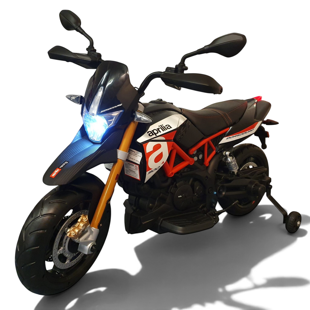 Moto électrique pour enfant Petit Pilote Aprilia Dorsoduro rouge et noire avec phares LED et roulettes latérales