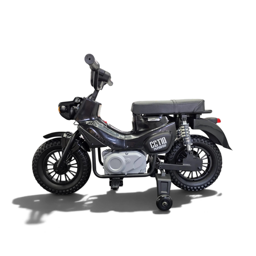 Moto électrique pour enfant Petit Pilote Honda Cross Cub 110 noire avec roues stabilisatrices et phares fonctionnels