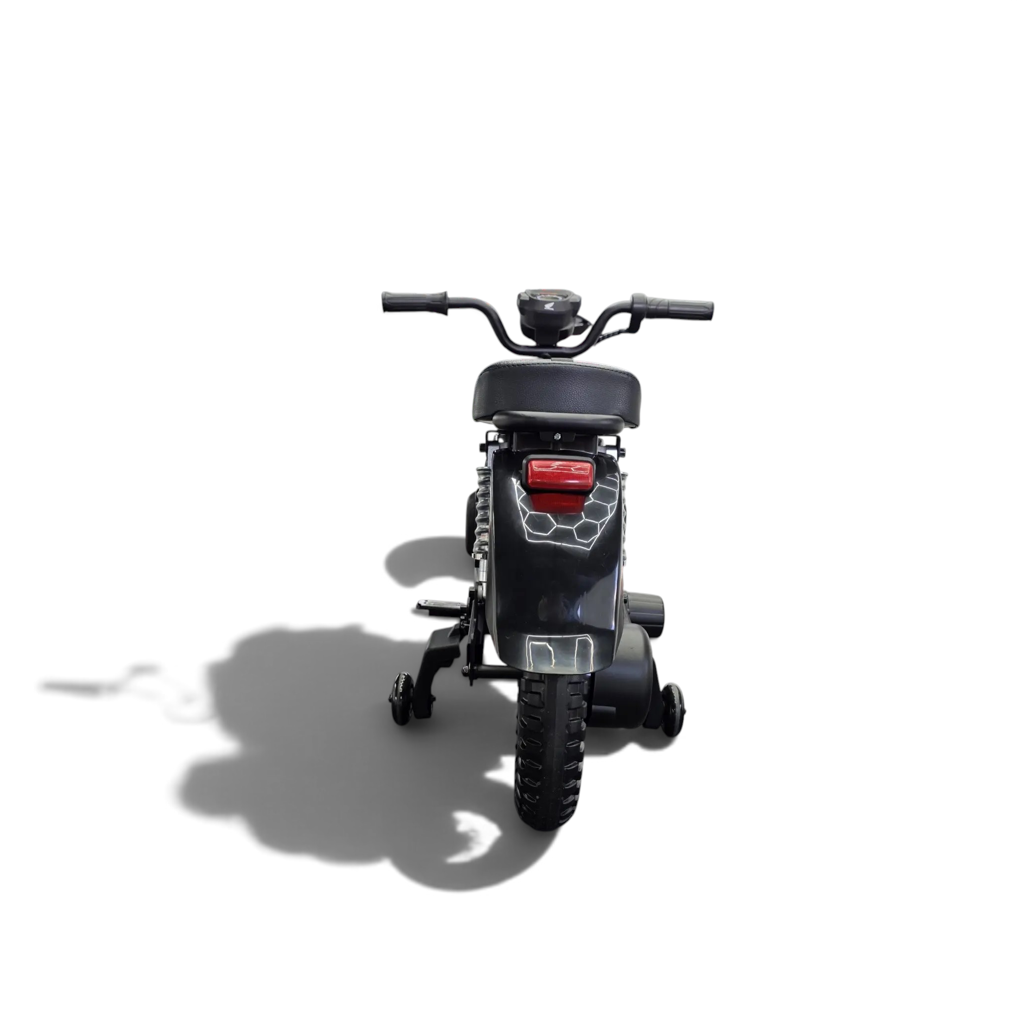 Vue arrière de la moto électrique enfant Petit Pilote Honda Cross Cub 110 noire avec stabilisateurs et feu rouge