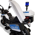 Moto police électrique pour enfant Petit Pilote BMW F850 bleue et blanche avec coffre de rangement ouvert