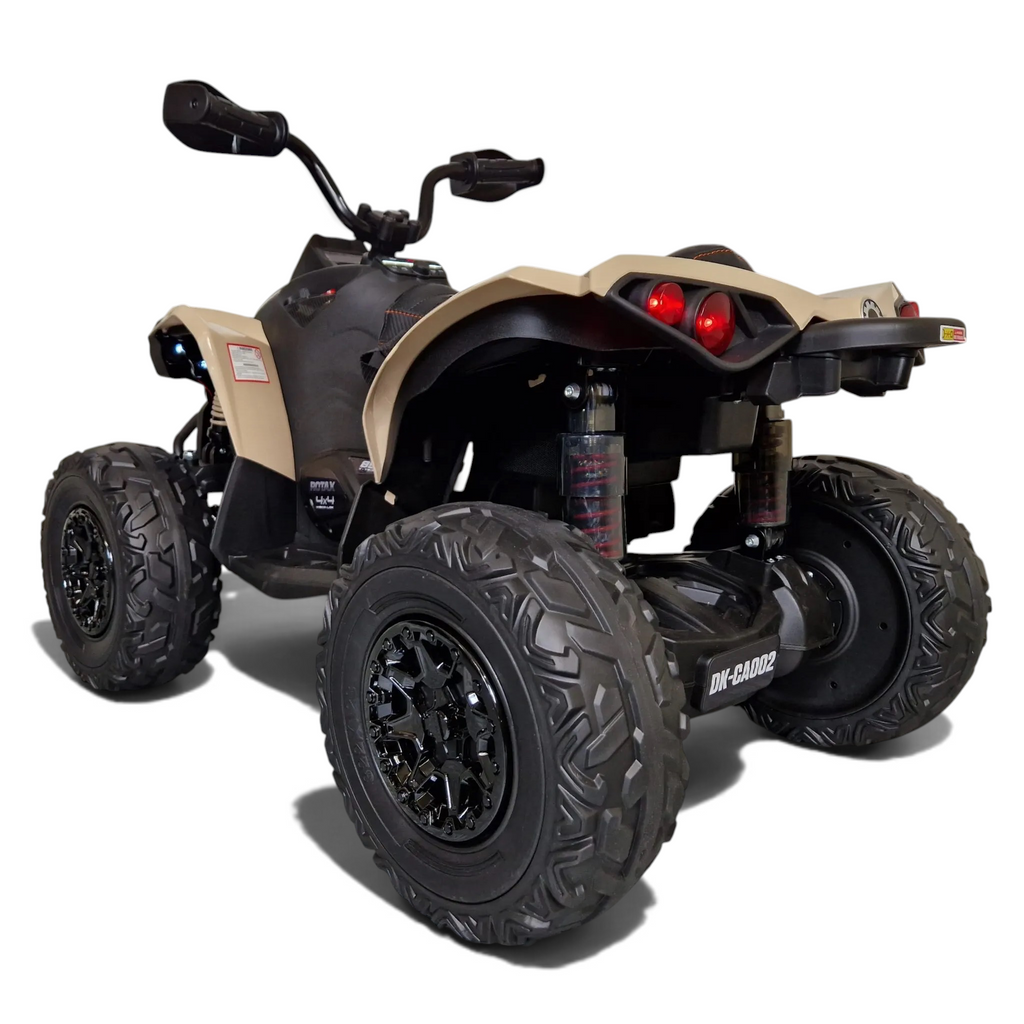 Quad électrique enfant Petit Pilote Can Am Maverick 24V kaki avec pneus EVA et suspensions, vue arrière trois-quarts