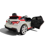 Voiture électrique enfant Petit Pilote Audi RS6 Avant GT blanche et rouge avec porte ouverte vue arrière