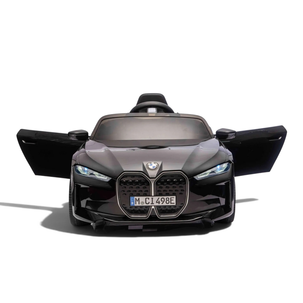 Voiture électrique enfant Petit Pilote BMW i4 noire métallisée avec portes ouvertes et phares LED fonctionnels