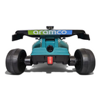 Vue arrière de la voiture électrique enfant Petit Pilote Aston Martin F1 verte avec aileron et pneus EVA