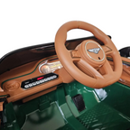 Intérieur de la voiture électrique enfant Petit Pilote Bentley Bacalar avec volant marron et tableau de bord détaillé
