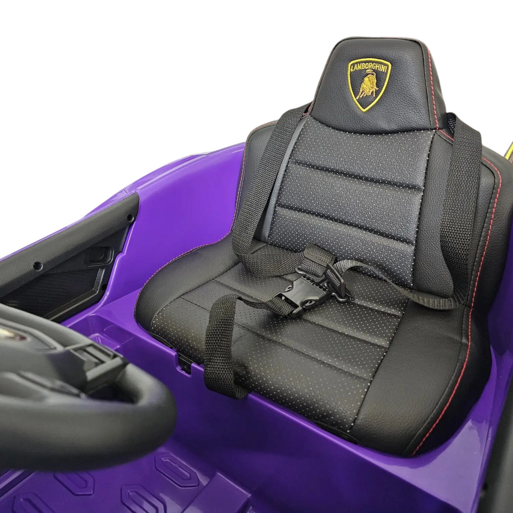 Siège en cuir noir avec logo Lamborghini dans la voiture électrique pour enfant Petit Pilote violette