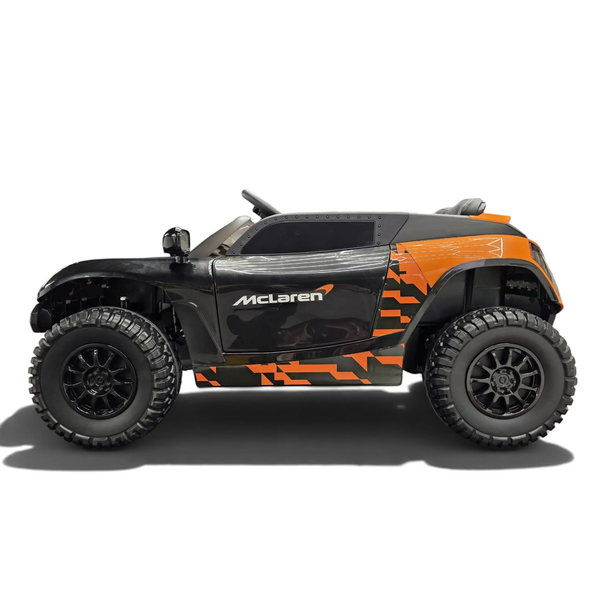 Voiture électrique enfant Odecare McLaren Rally orange et noire avec pneus tout-terrain et design de course