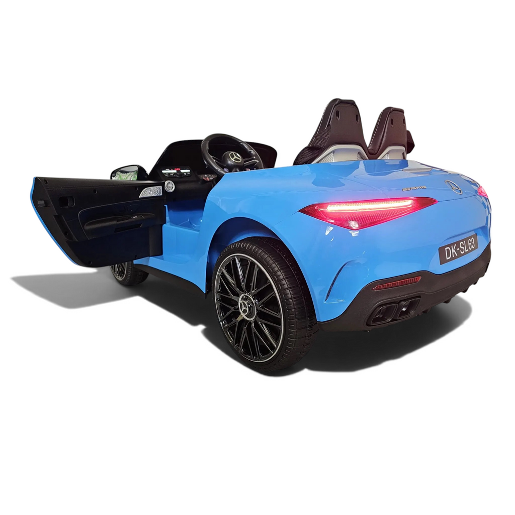 Voiture électrique enfant Petit Pilote Mercedes SL63 bleu métallisé avec porte ouverte et feux arrière allumés