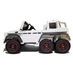 Voiture électrique enfant Petit Pilote Mercedes G63 AMG 6x6 blanche avec pneus EVA et détails noirs