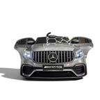Voiture électrique enfant Petit Pilote Mercedes GLC 63 AMG grise métallisée avec phares LED allumés et portes ouvertes